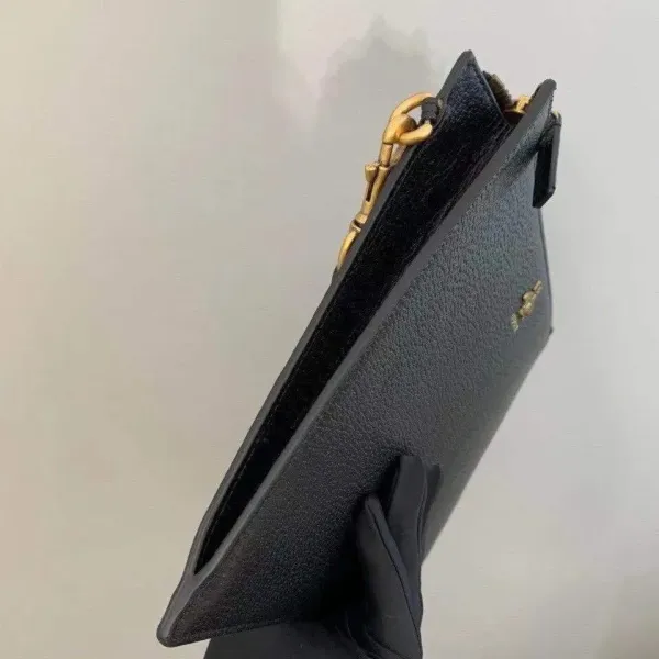 【GUCCI 公式 旗艦店】クッチ クラッチバッグ 当日出荷 好評に付き再入荷!30.5*21*1.5CM 【GUCCI 公式 旗艦店】クッチ クラッチバッグ 当日出荷 好評に付き再入荷!30.5*21*1.5CM