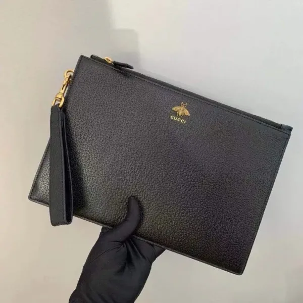 【GUCCI 公式 旗艦店】クッチ クラッチバッグ 当日出荷 好評に付き再入荷!30.5*21*1.5CM 【GUCCI 公式 旗艦店】クッチ クラッチバッグ 当日出荷 好評に付き再入荷!30.5*21*1.5CM