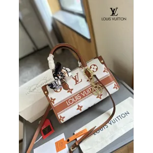 【LOUIS VUITTON 公式旗艦店】ルイヴィトン 斜めがけバッグ 当日出荷 好評に付き再入荷!25*14CM 240722 【LOUIS VUITTON 公式旗艦店】ルイヴィトン 斜めがけバッグ 当日出荷 好評に付き再入荷!25*14CM 240722