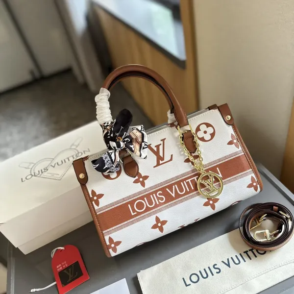 【LOUIS VUITTON 公式旗艦店】ルイヴィトン 斜めがけバッグ 当日出荷 好評に付き再入荷!25*14CM 240722 【LOUIS VUITTON 公式旗艦店】ルイヴィトン 斜めがけバッグ 当日出荷 好評に付き再入荷!25*14CM 240722