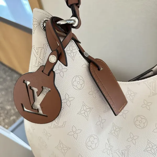 【LOUIS VUITTON 公式旗艦店】ルイヴィトン ハンドバッグ 当日出荷 好評に付き再入荷!34CM 1240722 【LOUIS VUITTON 公式旗艦店】ルイヴィトン ハンドバッグ 当日出荷 好評に付き再入荷!34CM 1240722