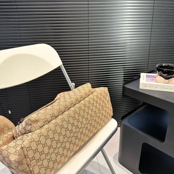 【GUCCI 公式旗艦店】グッチ ハンドバッグ 当日出荷 好評に付き再入荷！44*31CM  240724