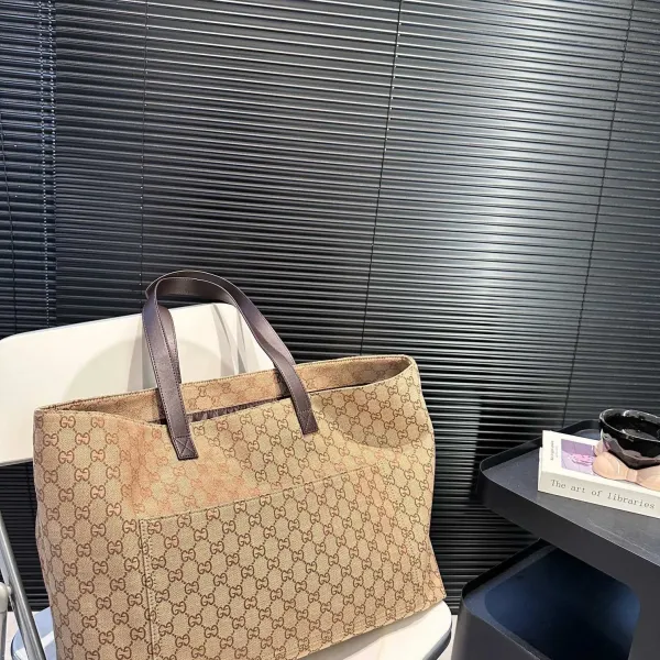 【GUCCI 公式旗艦店】グッチ ハンドバッグ 当日出荷 好評に付き再入荷！44*31CM  240724