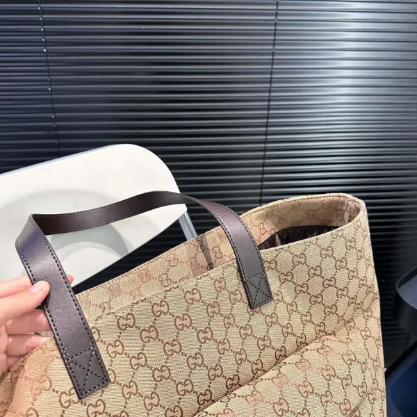 【GUCCI 公式旗艦店】グッチ ハンドバッグ 当日出荷 好評に付き再入荷！44*31CM  240724