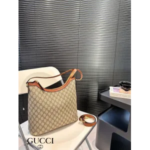 【GUCCI 公式旗艦店】グッチ ハンドバッグ 当日出荷 好評に付き再入荷!32*30CM 240724 【GUCCI 公式旗艦店】グッチ ハンドバッグ 当日出荷 好評に付き再入荷!32*30CM 240724