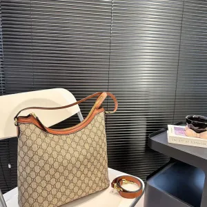 【GUCCI 公式旗艦店】グッチ ハンドバッグ 当日出荷 好評に付き再入荷!32*30CM 240724 【GUCCI 公式旗艦店】グッチ ハンドバッグ 当日出荷 好評に付き再入荷!32*30CM 240724
