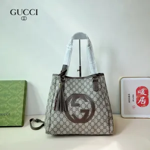 【GUCCI 公式旗艦店】グッチ ハンドバッグ 当日出荷 好評に付き再入荷!31*29CM 240724 【GUCCI 公式旗艦店】グッチ ハンドバッグ 当日出荷 好評に付き再入荷!31*29CM 240724