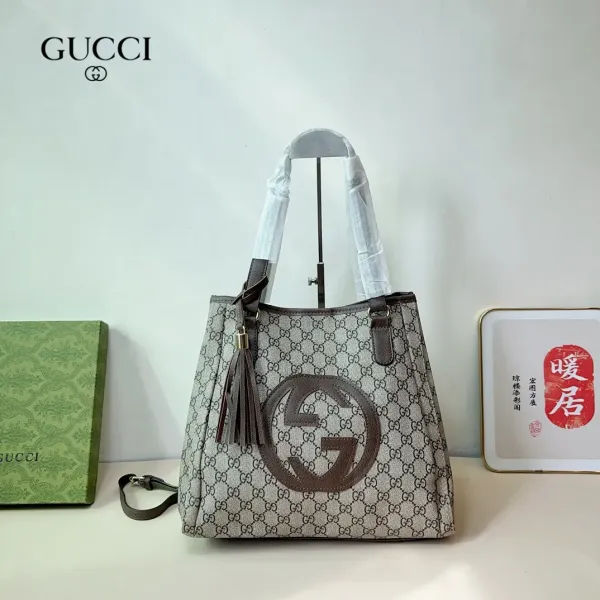 【GUCCI 公式旗艦店】グッチ ハンドバッグ 当日出荷 好評に付き再入荷!31*29CM 240724 【GUCCI 公式旗艦店】グッチ ハンドバッグ 当日出荷 好評に付き再入荷!31*29CM 240724
