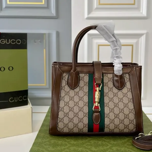 【GUCCI 公式旗艦店】グッチ ハンドバッグ 当日出荷 好評に付き再入荷!30*23CM 240724 【GUCCI 公式旗艦店】グッチ ハンドバッグ 当日出荷 好評に付き再入荷!30*23CM 240724