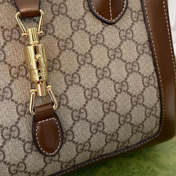 【GUCCI 公式旗艦店】グッチ ハンドバッグ 当日出荷 好評に付き再入荷!30*23CM 240724 【GUCCI 公式旗艦店】グッチ ハンドバッグ 当日出荷 好評に付き再入荷!30*23CM 240724