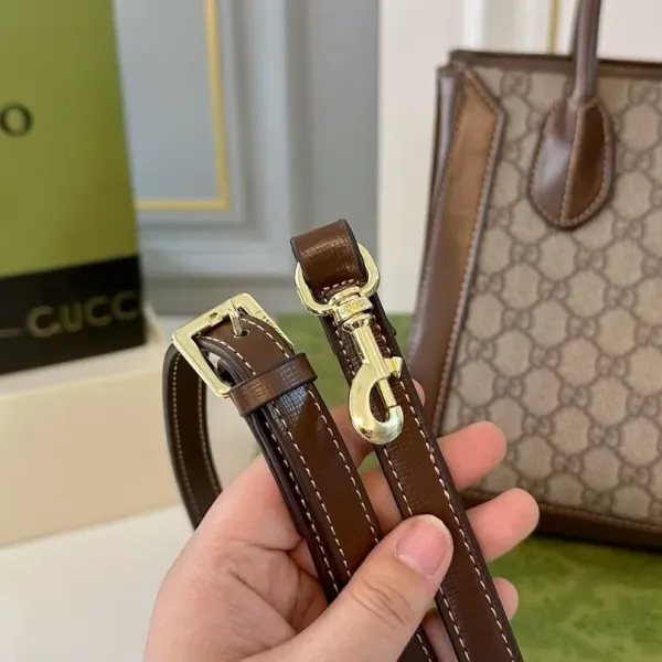 【GUCCI 公式旗艦店】グッチ ハンドバッグ 当日出荷 好評に付き再入荷!30*23CM 240724 【GUCCI 公式旗艦店】グッチ ハンドバッグ 当日出荷 好評に付き再入荷!30*23CM 240724
