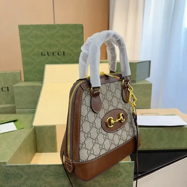 【GUCCI 公式旗艦店】グッチ 斜めがけバッグ 当日出荷 好評に付き再入荷!20*8*20CM 【GUCCI 公式旗艦店】グッチ 斜めがけバッグ 当日出荷 好評に付き再入荷!20*8*20CM