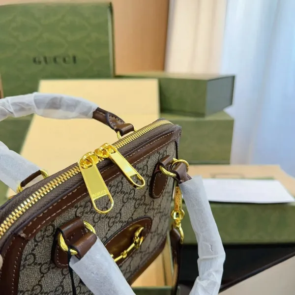【GUCCI 公式旗艦店】グッチ 斜めがけバッグ 当日出荷 好評に付き再入荷!20*8*20CM 【GUCCI 公式旗艦店】グッチ 斜めがけバッグ 当日出荷 好評に付き再入荷!20*8*20CM