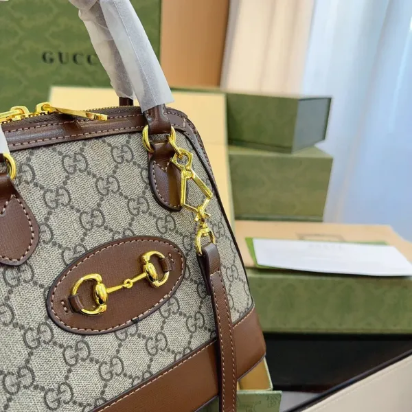 【GUCCI 公式旗艦店】グッチ 斜めがけバッグ 当日出荷 好評に付き再入荷!20*8*20CM 【GUCCI 公式旗艦店】グッチ 斜めがけバッグ 当日出荷 好評に付き再入荷!20*8*20CM