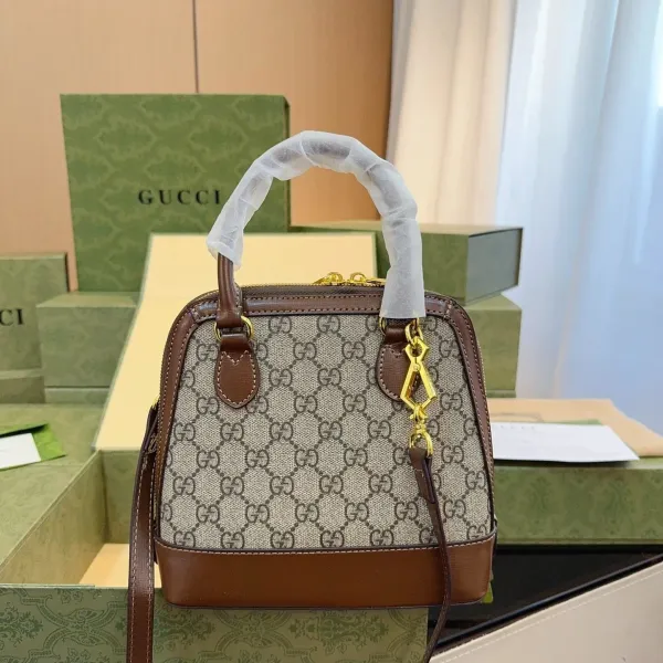 【GUCCI 公式旗艦店】グッチ 斜めがけバッグ 当日出荷 好評に付き再入荷!20*8*20CM 【GUCCI 公式旗艦店】グッチ 斜めがけバッグ 当日出荷 好評に付き再入荷!20*8*20CM