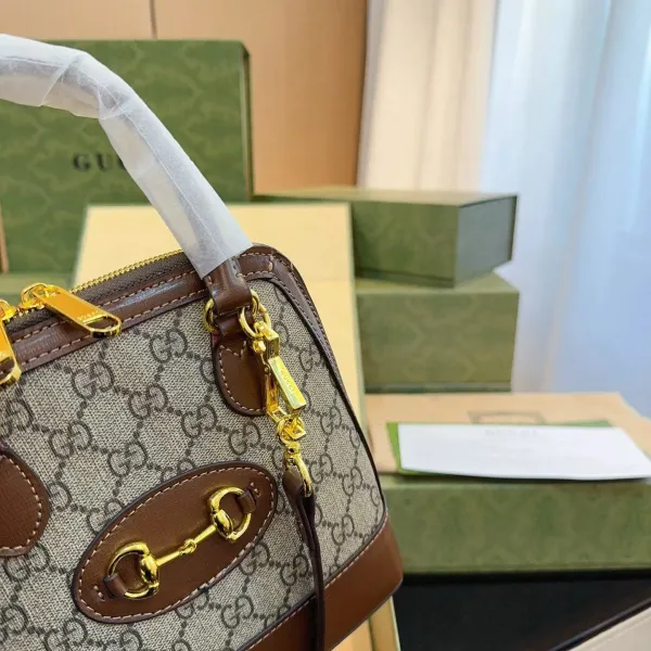 【GUCCI 公式旗艦店】グッチ 斜めがけバッグ 当日出荷 好評に付き再入荷!20*8*20CM 【GUCCI 公式旗艦店】グッチ 斜めがけバッグ 当日出荷 好評に付き再入荷!20*8*20CM