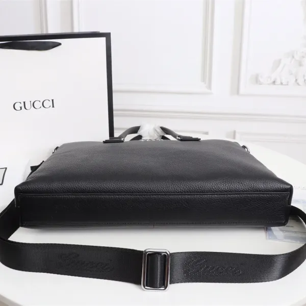 【GUCCI 公式旗艦店】グッチ ハンドバッグ当日出荷 好評に付き再入荷!39*30*7CM 【GUCCI 公式旗艦店】グッチ ハンドバッグ当日出荷 好評に付き再入荷!39*30*7CM