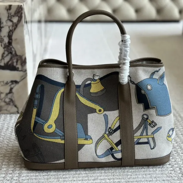 【Hermès 公式旗艦店】エルメス ハンドバッグ 当日出荷 好評に付き再入荷!36*25CM 240724 【Hermès 公式旗艦店】エルメス ハンドバッグ 当日出荷 好評に付き再入荷!36*25CM 240724