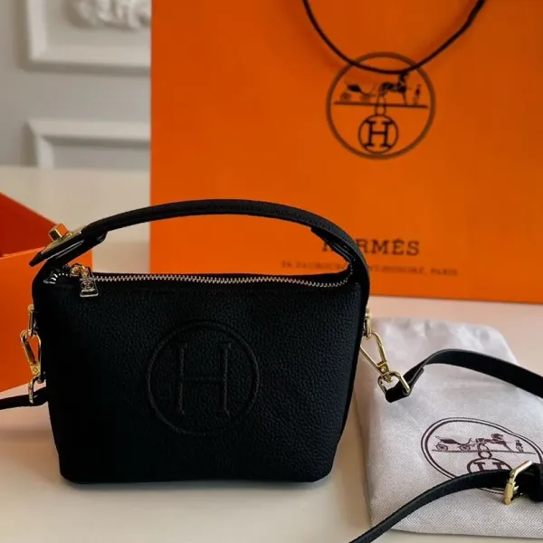 【Hermès 公式旗艦店】エルメス 斜めがけバッグ 当日出荷 好評に付き再入荷!17*12CM 240724 【Hermès 公式旗艦店】エルメス 斜めがけバッグ 当日出荷 好評に付き再入荷!17*12CM 240724