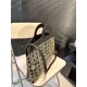 【CHANEL 公式旗艦店】シャネル 斜めがけバッグ 当日出荷 好評に付き再入荷!45*28CM 240723 【CHANEL 公式旗艦店】シャネル 斜めがけバッグ 当日出荷 好評に付き再入荷!45*28CM 240723