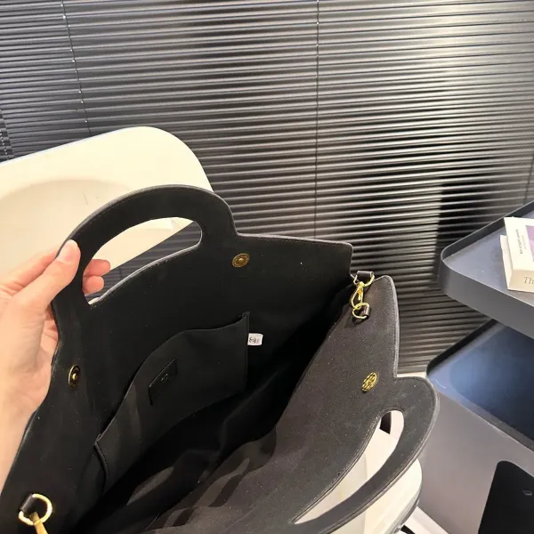 【CHANEL 公式旗艦店】シャネル 斜めがけバッグ 当日出荷 好評に付き再入荷!45*28CM 240723 【CHANEL 公式旗艦店】シャネル 斜めがけバッグ 当日出荷 好評に付き再入荷!45*28CM 240723