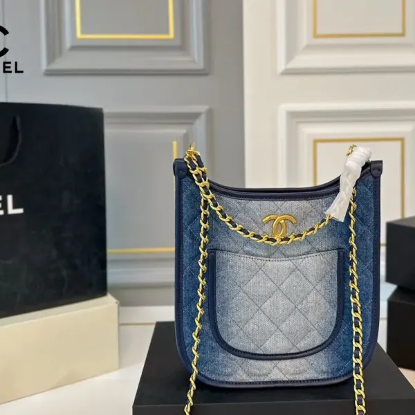 【CHANEL 公式旗艦店】シャネル 斜めがけバッグ 当日出荷 好評に付き再入荷！22*21CM  240723