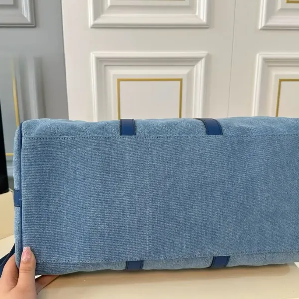 【CHANEL 公式旗艦店】シャネル 斜めがけバッグ 当日出荷 好評に付き再入荷!44*25CM 240723 【CHANEL 公式旗艦店】シャネル 斜めがけバッグ 当日出荷 好評に付き再入荷!44*25CM 240723