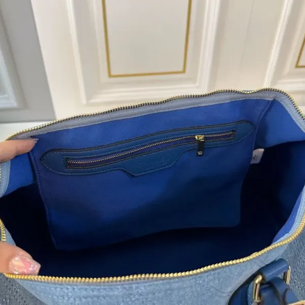 【CHANEL 公式旗艦店】シャネル 斜めがけバッグ 当日出荷 好評に付き再入荷!44*25CM 240723 【CHANEL 公式旗艦店】シャネル 斜めがけバッグ 当日出荷 好評に付き再入荷!44*25CM 240723