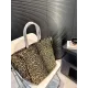 【CELINE 公式旗艦店】セリーヌ ハンドバッグ 当日出荷 好評に付き再入荷!29*34CM 1240723 【CELINE 公式旗艦店】セリーヌ ハンドバッグ 当日出荷 好評に付き再入荷!29*34CM 1240723
