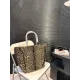 【CELINE 公式旗艦店】セリーヌ ハンドバッグ 当日出荷 好評に付き再入荷!29*34CM 1240723 【CELINE 公式旗艦店】セリーヌ ハンドバッグ 当日出荷 好評に付き再入荷!29*34CM 1240723