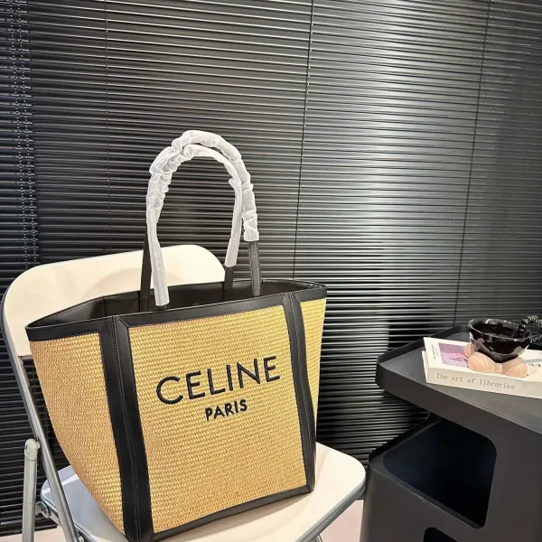 【CELINE 公式旗艦店】セリーヌ ハンドバッグ 当日出荷 好評に付き再入荷!27*31CM 1240723 【CELINE 公式旗艦店】セリーヌ ハンドバッグ 当日出荷 好評に付き再入荷!27*31CM 1240723