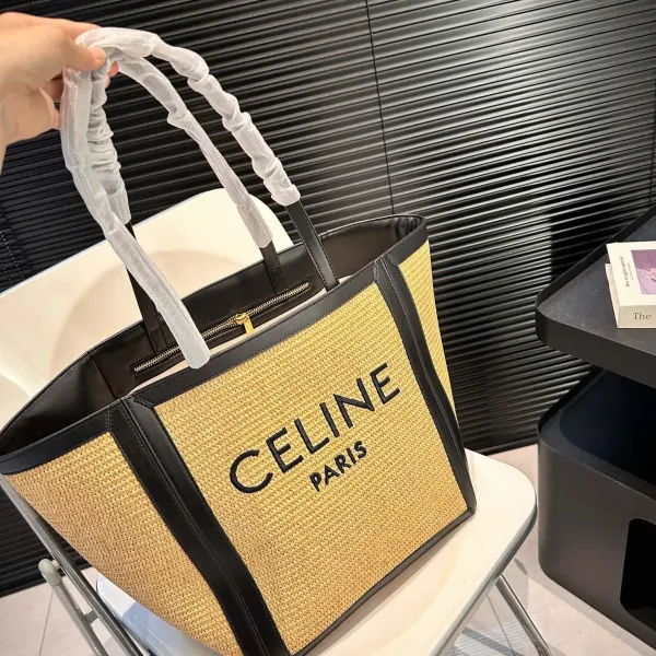 【CELINE 公式旗艦店】セリーヌ ハンドバッグ 当日出荷 好評に付き再入荷!27*31CM 1240723 【CELINE 公式旗艦店】セリーヌ ハンドバッグ 当日出荷 好評に付き再入荷!27*31CM 1240723