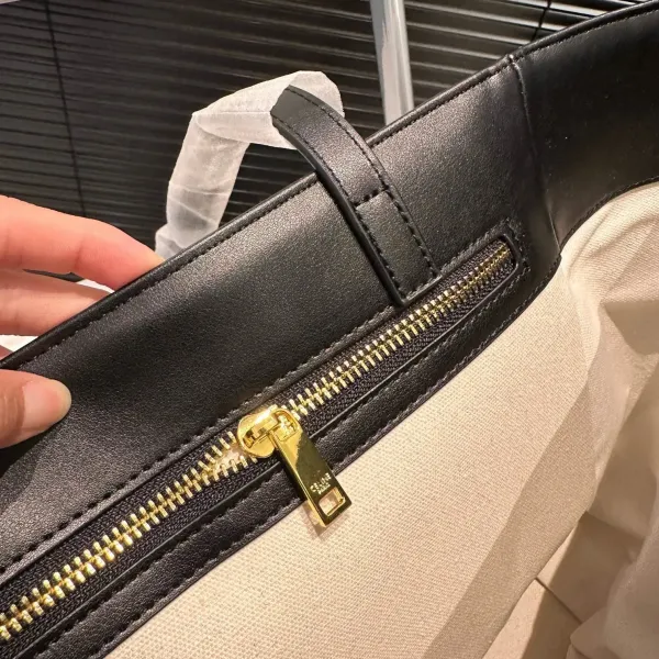 【CELINE 公式旗艦店】セリーヌ ハンドバッグ 当日出荷 好評に付き再入荷!27*31CM 1240723 【CELINE 公式旗艦店】セリーヌ ハンドバッグ 当日出荷 好評に付き再入荷!27*31CM 1240723