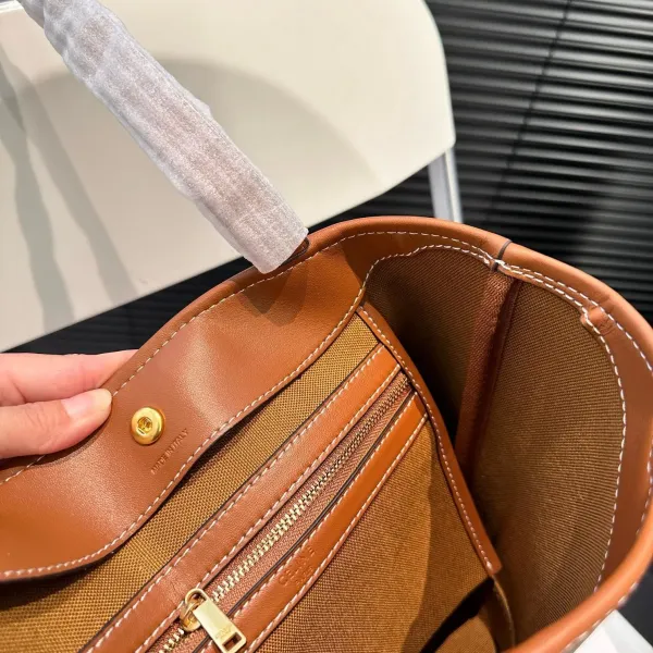 【CELINE 公式旗艦店】セリーヌ ハンドバッグ 当日出荷 好評に付き再入荷！22*23CM  1240723