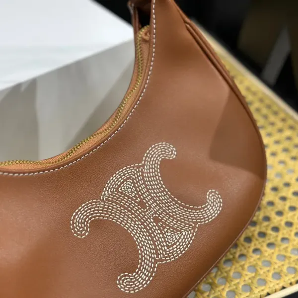 CELINE セリーヌのアンダーアームバッグ 23*14*7cm CELINE セリーヌのアンダーアームバッグ 23*14*7cm