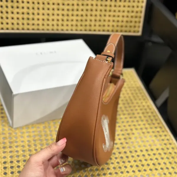 CELINE セリーヌのアンダーアームバッグ 23*14*7cm CELINE セリーヌのアンダーアームバッグ 23*14*7cm