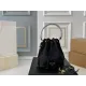 【PRADA 公式 旗艦店】プラダ ハンドバッグ 当日出荷 好評に付き再入荷!16*19CM 240719 【PRADA 公式 旗艦店】プラダ ハンドバッグ 当日出荷 好評に付き再入荷!16*19CM 240719