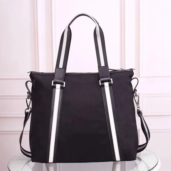 【PRADA 公式旗艦店】プラダ ブリーフケース 当日出荷 好評に付き再入荷!40*34*12CM 【PRADA 公式旗艦店】プラダ ブリーフケース 当日出荷 好評に付き再入荷!40*34*12CM