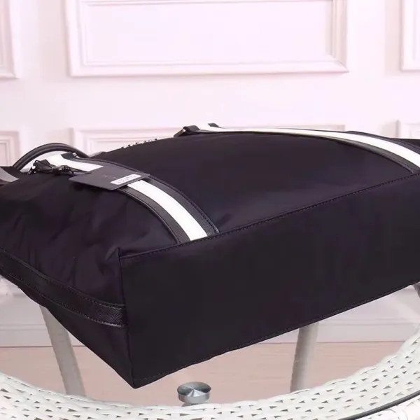 【PRADA 公式旗艦店】プラダ ブリーフケース 当日出荷 好評に付き再入荷!40*34*12CM 【PRADA 公式旗艦店】プラダ ブリーフケース 当日出荷 好評に付き再入荷!40*34*12CM