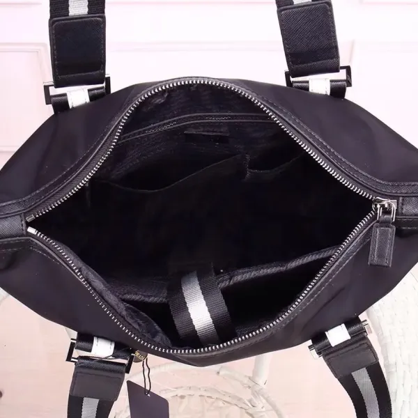 【PRADA 公式旗艦店】プラダ ブリーフケース 当日出荷 好評に付き再入荷!40*34*12CM 【PRADA 公式旗艦店】プラダ ブリーフケース 当日出荷 好評に付き再入荷!40*34*12CM