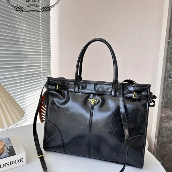 【PRADA 公式旗艦店】 プラダ  斜めがけバッグ当日出荷 好評に付き再入荷38*30CM