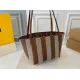 【FENDI  公式旗艦店】フェンディ  ハンドバッグ  当日出荷 好評に付き再入荷！28*31CM  240720