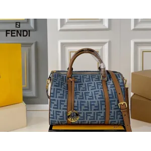 【FENDI 公式旗艦店】フェンディ ハンドバッグ 当日出荷 好評に付き再入荷!30*20CM 240720 【FENDI 公式旗艦店】フェンディ ハンドバッグ 当日出荷 好評に付き再入荷!30*20CM 240720