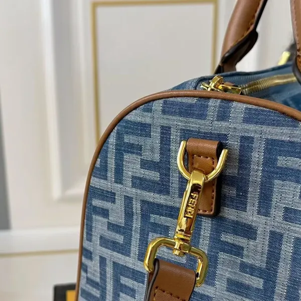 【FENDI 公式旗艦店】フェンディ ハンドバッグ 当日出荷 好評に付き再入荷!30*20CM 240720 【FENDI 公式旗艦店】フェンディ ハンドバッグ 当日出荷 好評に付き再入荷!30*20CM 240720