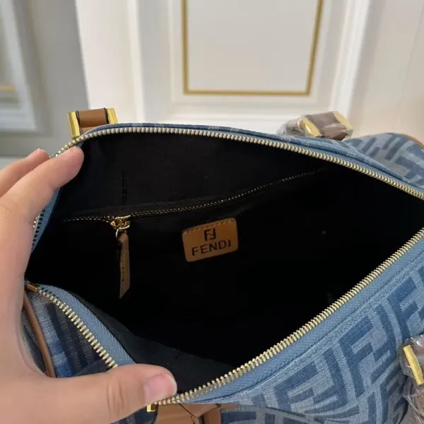 【FENDI 公式旗艦店】フェンディ ハンドバッグ 当日出荷 好評に付き再入荷!30*20CM 240720 【FENDI 公式旗艦店】フェンディ ハンドバッグ 当日出荷 好評に付き再入荷!30*20CM 240720