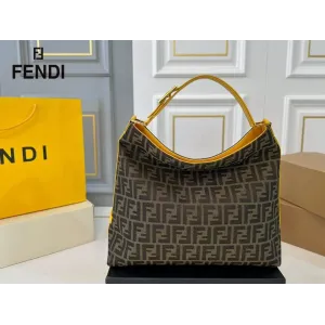 【FENDI 公式旗艦店】フェンディ ハンドバッグ 当日出荷 好評に付き再入荷!38*35CM 240720 【FENDI 公式旗艦店】フェンディ ハンドバッグ 当日出荷 好評に付き再入荷!38*35CM 240720