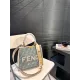 【FENDI  公式旗艦店】フェンディ 斜めがけバッグ  当日出荷 好評に付き再入荷！29*25CM  240720