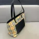 【BURBERRY 公式旗艦店】バーバリー ハンドバッグ 当日出荷 好評に付き再入荷!34*28CM 【BURBERRY 公式旗艦店】バーバリー ハンドバッグ 当日出荷 好評に付き再入荷!34*28CM