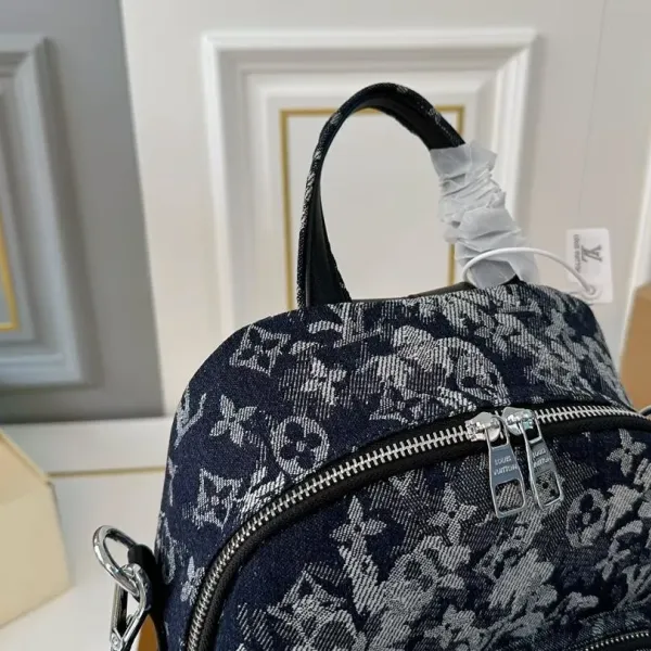 【LOUIS VUITTON 公式旗艦店】ルイヴィトン リュックサック当日出荷 好評に付き再入荷!23*31CM 1240722 【LOUIS VUITTON 公式旗艦店】ルイヴィトン リュックサック当日出荷 好評に付き再入荷!23*31CM 1240722