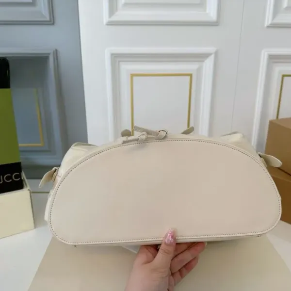 【GUCCI 公式旗艦店】グッチ リュックサック 当日出荷 好評に付き再入荷!33*40CM 240724 【GUCCI 公式旗艦店】グッチ リュックサック 当日出荷 好評に付き再入荷!33*40CM 240724